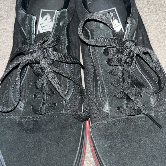 Old Skool Black Vans w/ flames on the sides. Size 11.5 - Picture 6 of 8